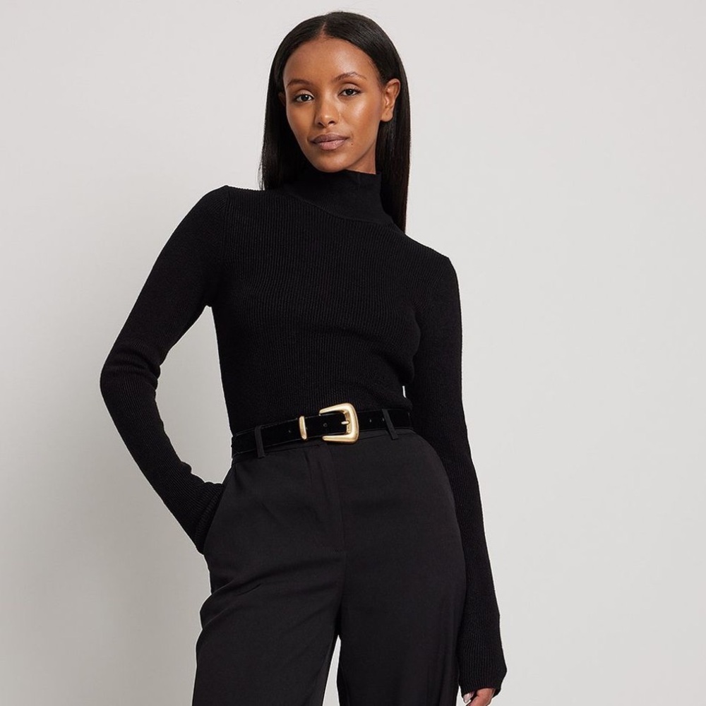 Tahari Women’s Black Ribbed Stretchy Knit Neutral Layering Sweater
